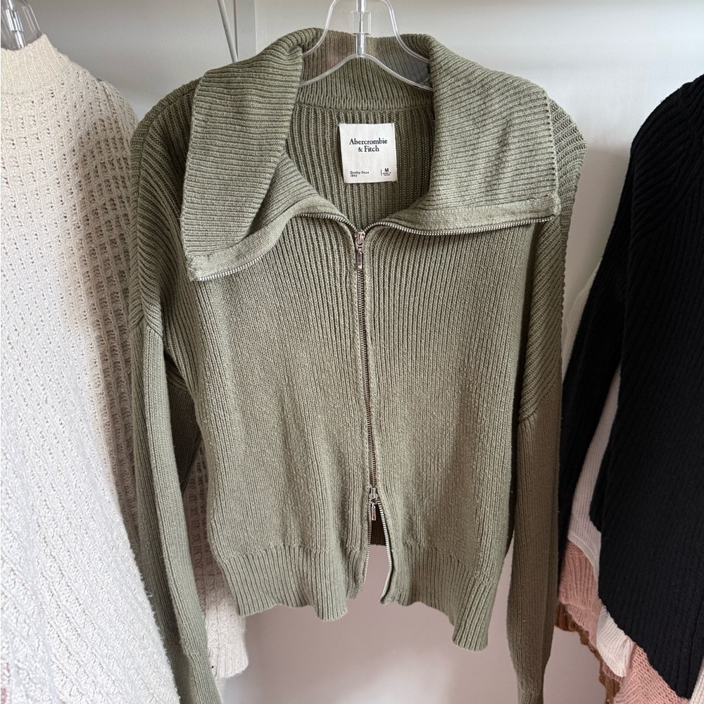 Abercrombie & Fitch Sage Green Women's Cardigan